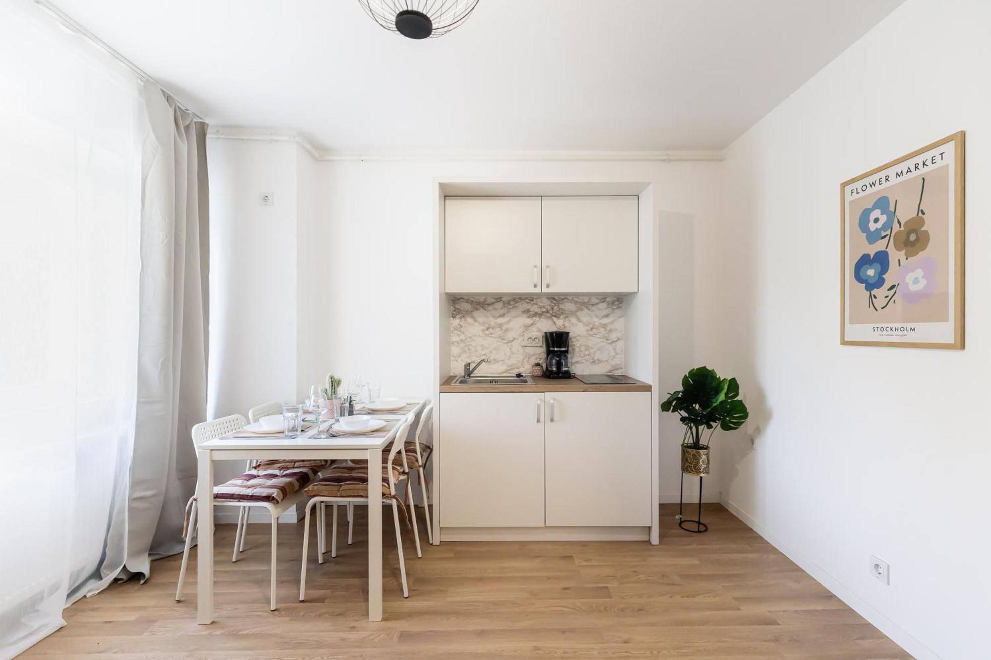 Simplicity Apartments Bukares Bagian luar foto